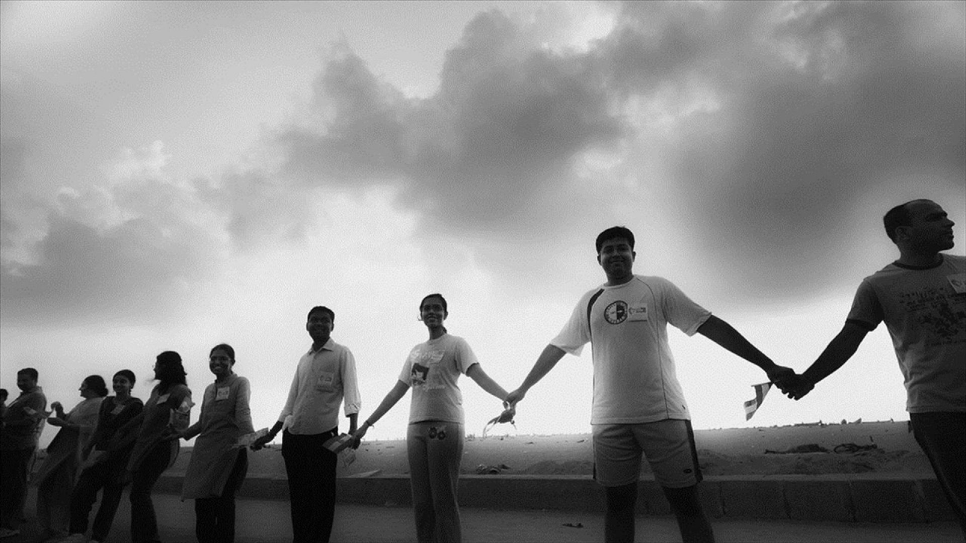 human chain - The Fearless Indian human chain - The Fearless Indian